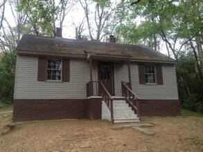 Building Photo - 27 Stuart Dr