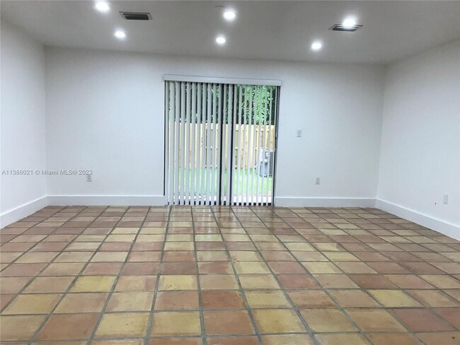 Building Photo - 1041 NE 210th Terrace