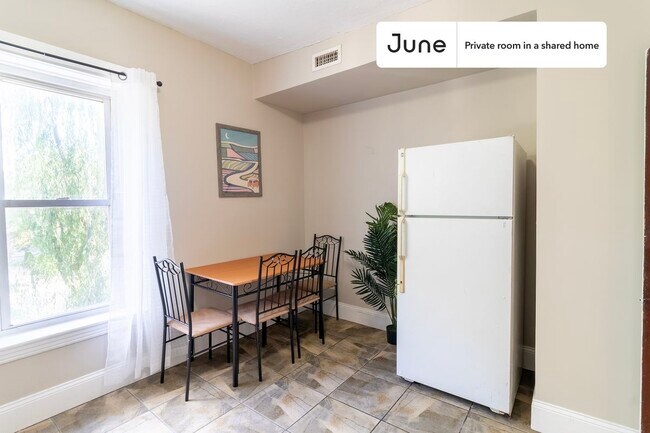 Foto del edificio - Room in Shared 4 bed/2 bath home