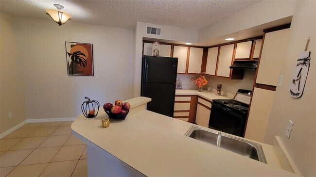 Foto del edificio - 5785 Gatlin Ave