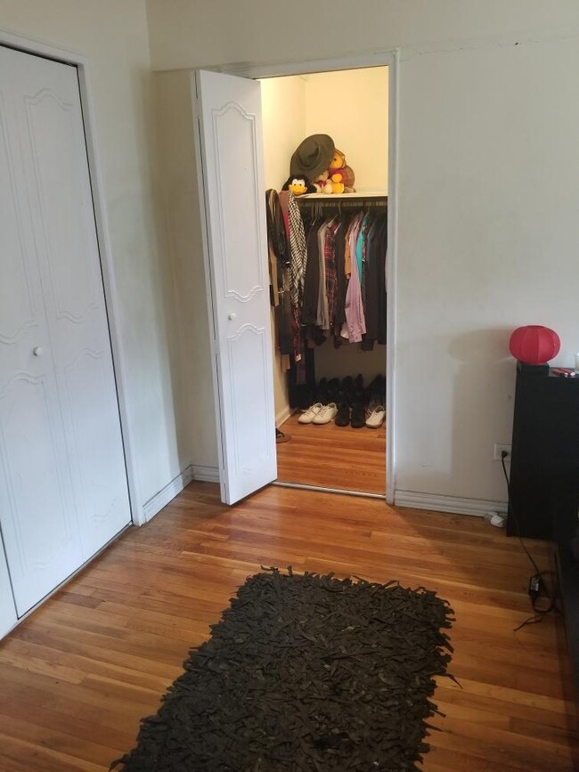 Foto del edificio - 1275 E 51st St