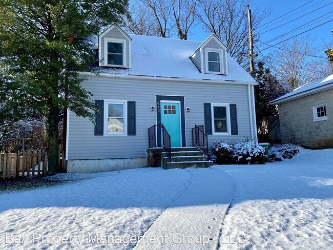 Foto del edificio - 3 br, 3 bath House - 410 Kingston Rd