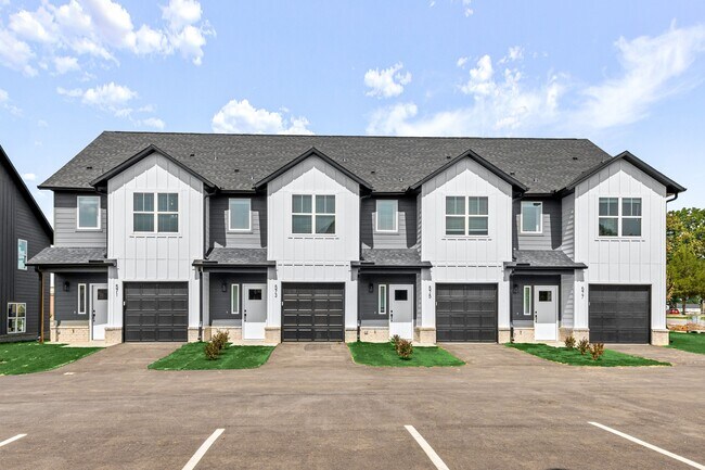 Foto del edificio - 535 W Pickens Rd