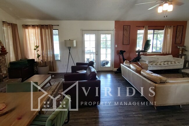 Foto del edificio - 13408 Warrenton Ave