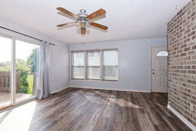 Building Photo - 20209 S Fairwood Ct