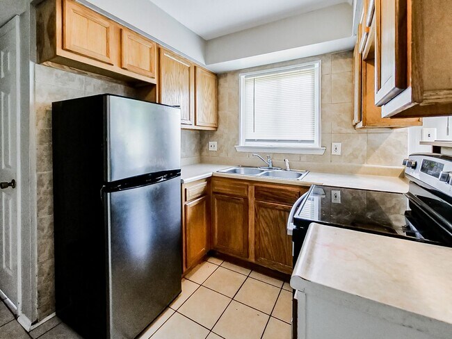 Foto del edificio - AVAILABLE ON 6/15/24! WELCOME HOME TO THIS...