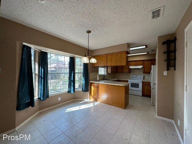 Building Photo - 3 br, 2 bath House - 2508 Oak Park Dr.