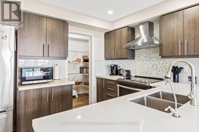 Photo du bâtiment - 11 Eckford Ln