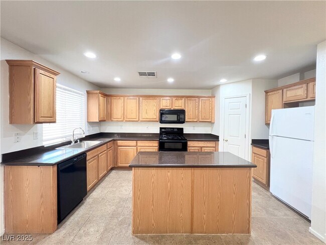 Foto del edificio - 8815 Lost Forest St