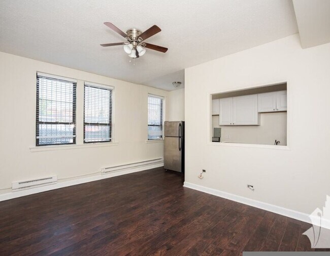 Foto del edificio - 3345 N Marshfield Ave