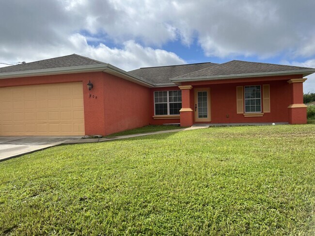 Foto del edificio - SPACIOUS 3Bd / 2 Ba SINGLE FAMILY HOUSE AVAILABLE