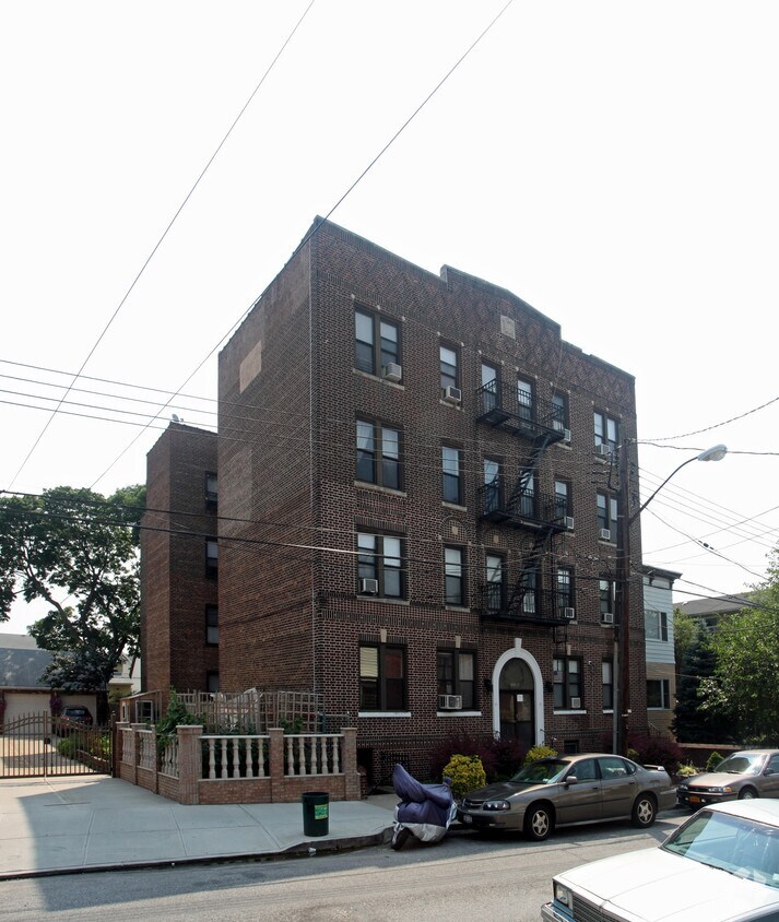 Foto principal - 87-50 111th St