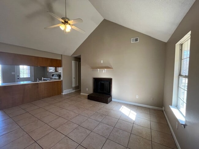 Building Photo - Renovated 3 Bedroom 2 Bath Home for Rent!!