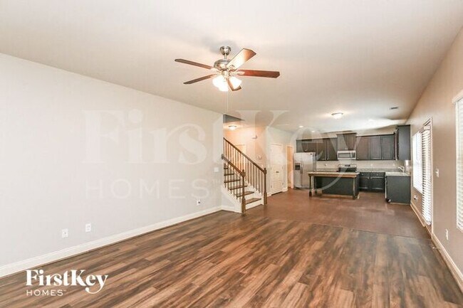 Building Photo - 835 Sassafras Ln