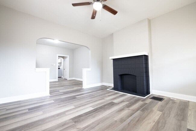 Foto del edificio - 618-620 Racine Ave