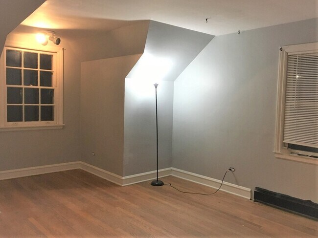 Building Photo - 6550 W Ebinger Dr