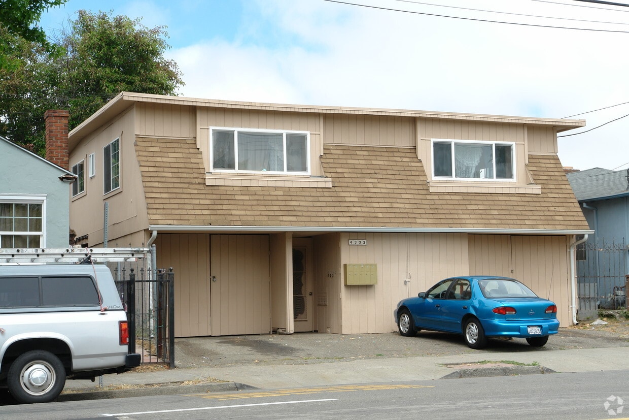 Primary Photo - 4333 Adeline St