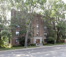 Building Photo - 1592 Bathurst St