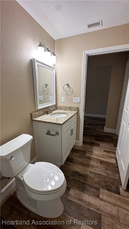 Building Photo - 5702 Lilac Rd