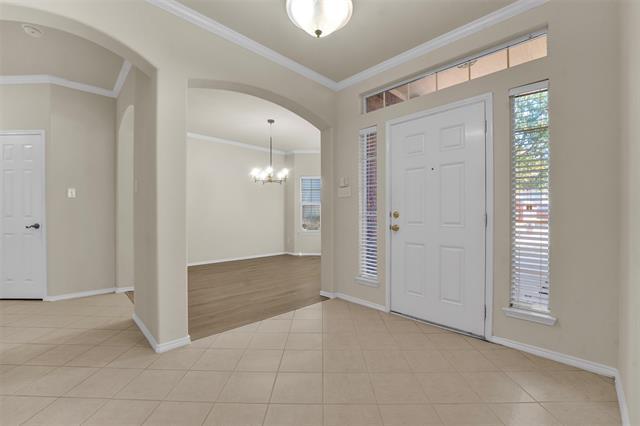 Foto del edificio - 8327 Robertson Dr