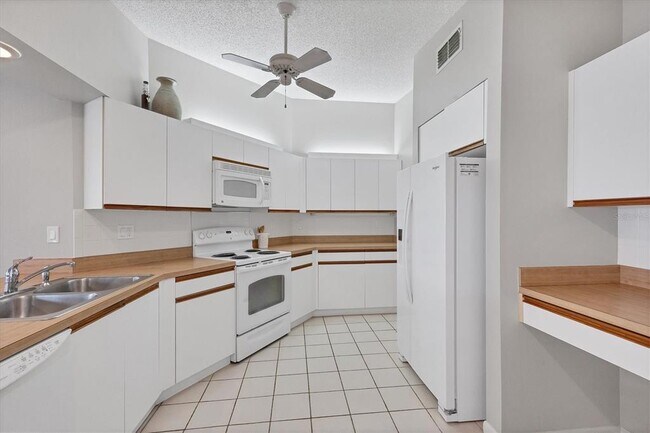 Foto del edificio - 425 Cypress Forest Dr