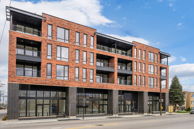 Building Photo - 3207 N Narragansett Ave
