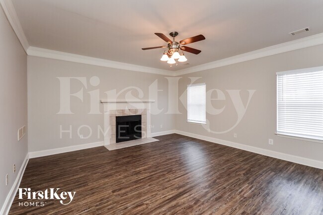 Foto del edificio - 4611 River Rd