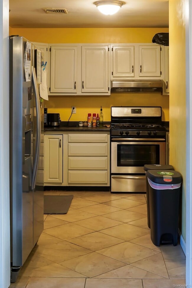 Building Photo - 104 Zugibe Ct