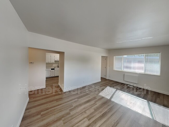 Building Photo - 1599 3970 S