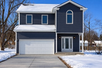 Building Photo - 3455 La Salle Dr