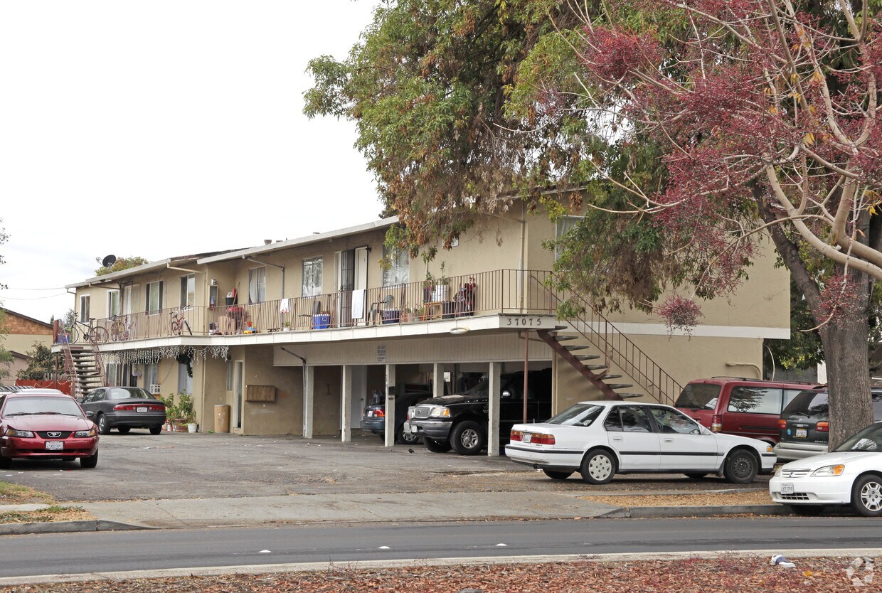 Primary Photo - 37075 Cherry St