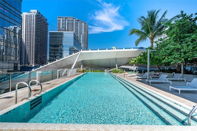 Foto del edificio - 68 SE 6th St