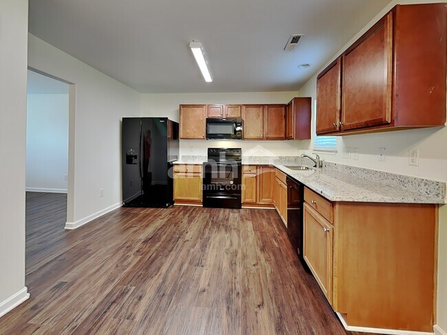 Foto del edificio - 3022 Bushfield Dr