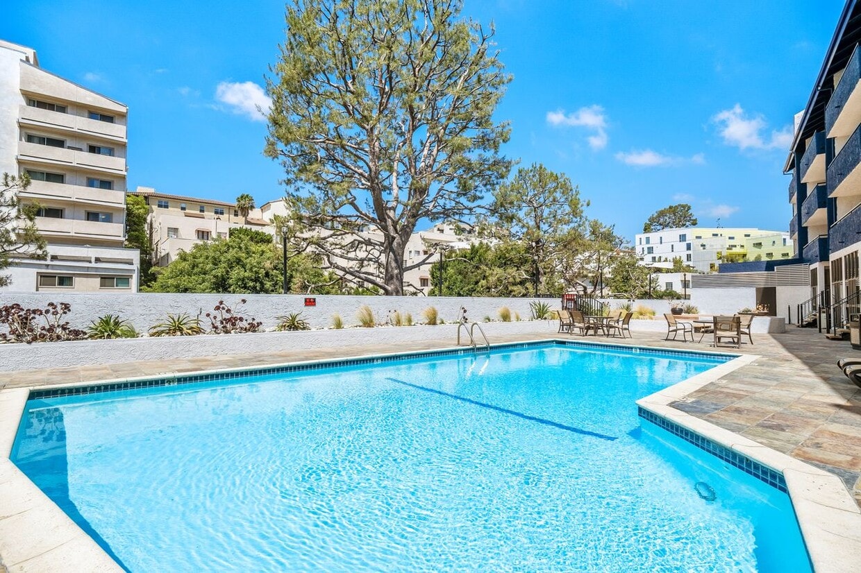 Foto principal - 10982 Roebling Ave