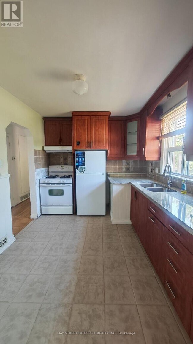 Building Photo - 505 Sandmere Pl