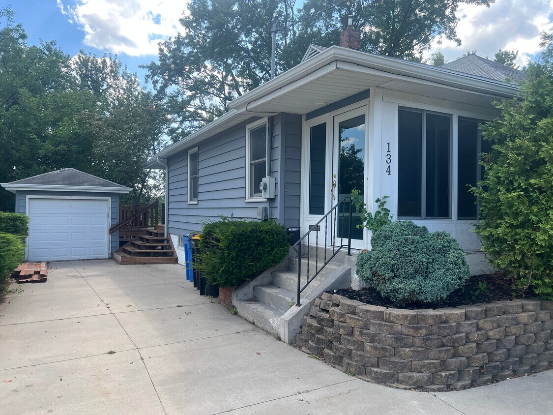 Foto principal - 134 14th St NE
