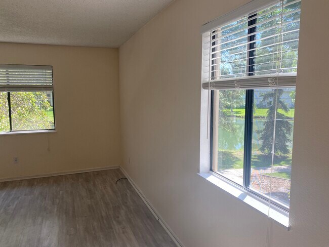 Foto del edificio - 1705 Heatheridge Rd