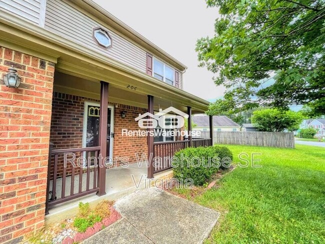 Building Photo - 206 Newcastle Ct