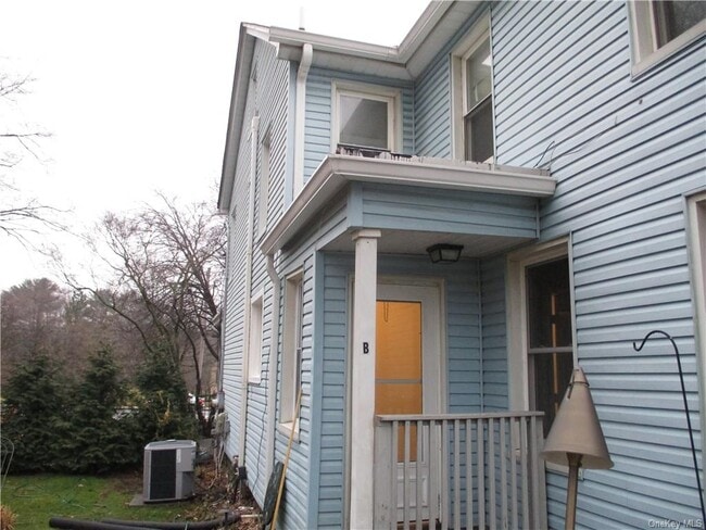 Building Photo - 424 S Little Tor Rd