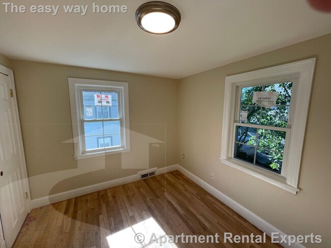 Building Photo - Porter Sq 2BR - Parking Included - Total Reno
