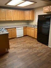 Building Photo - 32 W 7th St