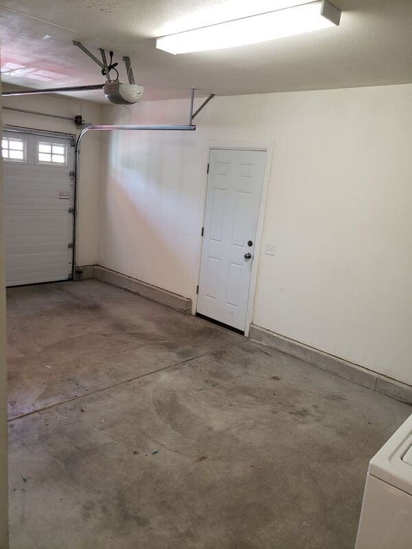 Building Photo - 3635 E Amazon Dr
