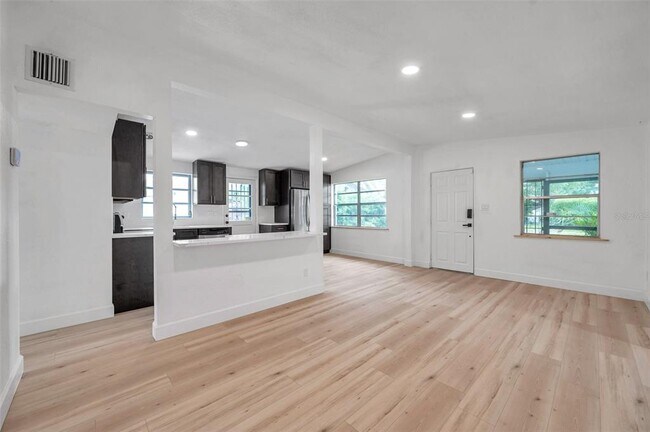 Foto del edificio - 209 Southeast Jefferson Cir N