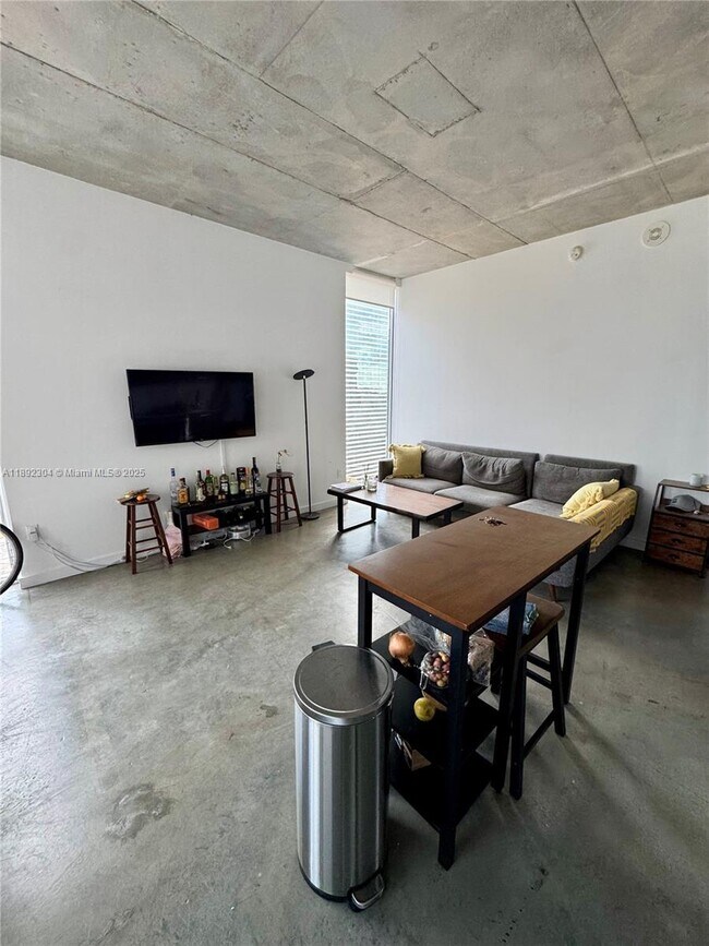 Foto del edificio - 151 SE 1st St