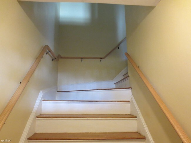 Building Photo - 20 Sheridan Ave