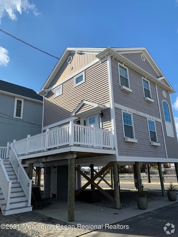 Building Photo - 1 W Atlantic Way