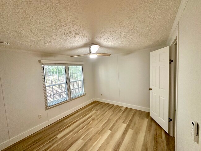 Foto del edificio - 79 Cherokee Farms Rd