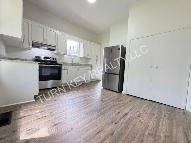 Building Photo - Home for rent in Birmingham