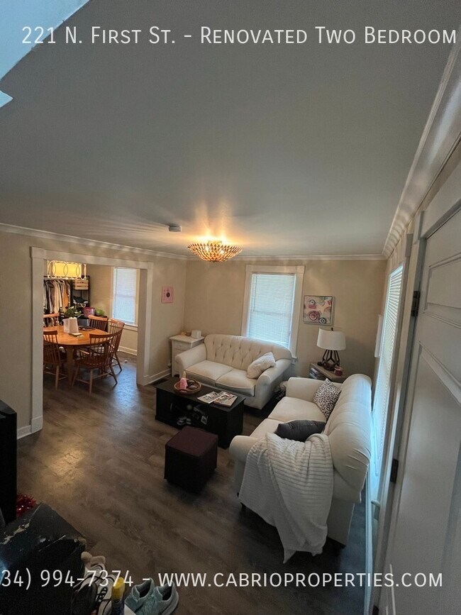 Foto del edificio - 221 N. First St.-Renovated Two Bedroom Home AVAILABLE NOW!