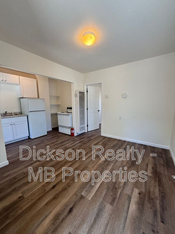 Foto del edificio - 56 1/2 S. Wells Avenue